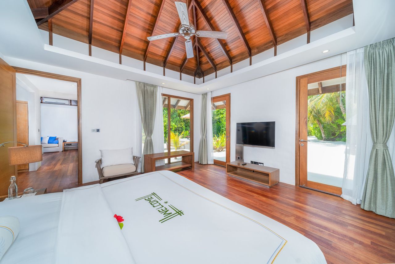 Deluxe Sunset Beach Villa with Pool (SBP)