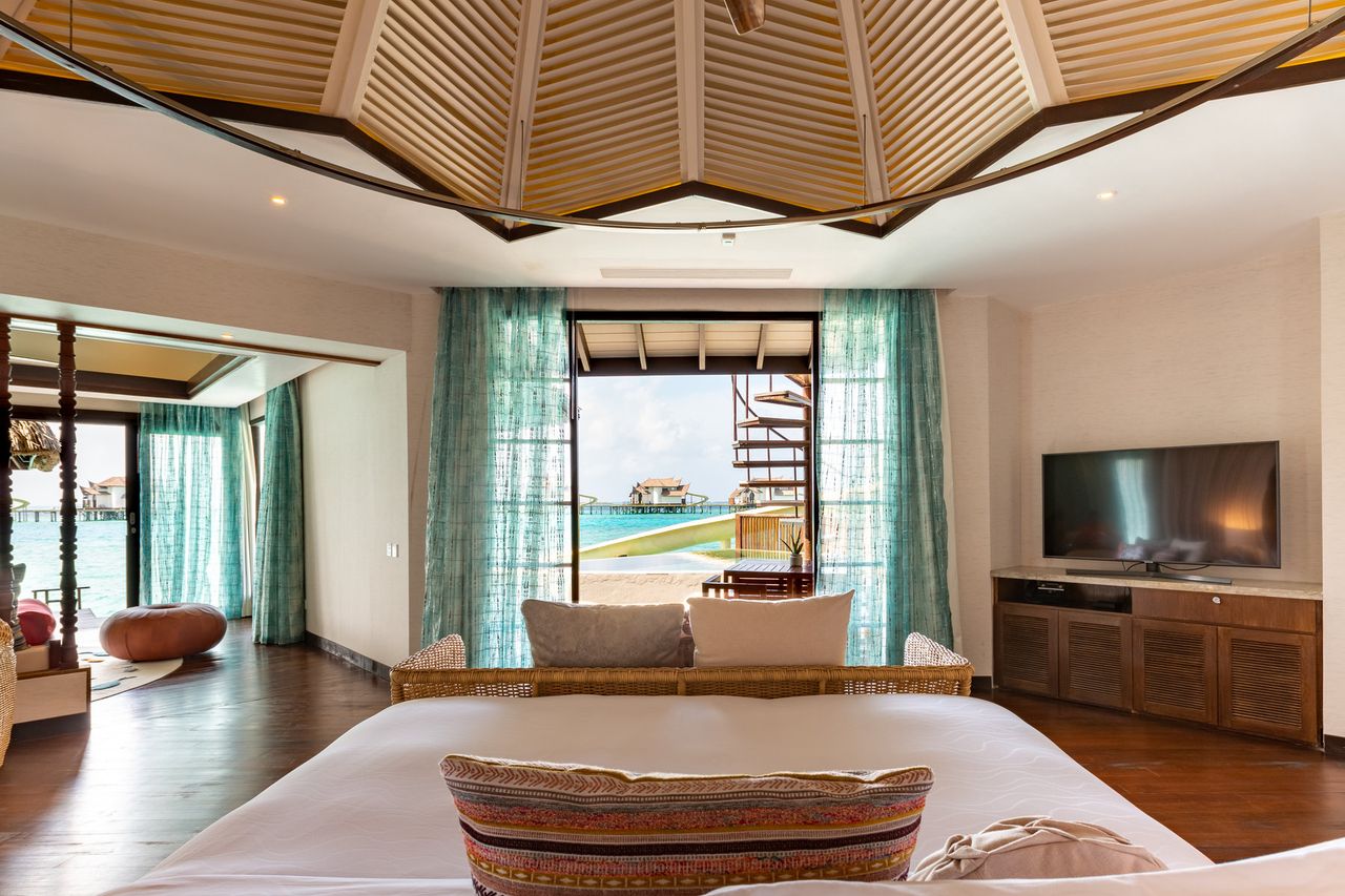 Ocean Pool Suite with Slide