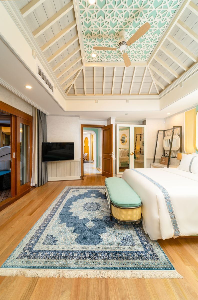Grand Beach Residence with Sunrise Pool (3BR)