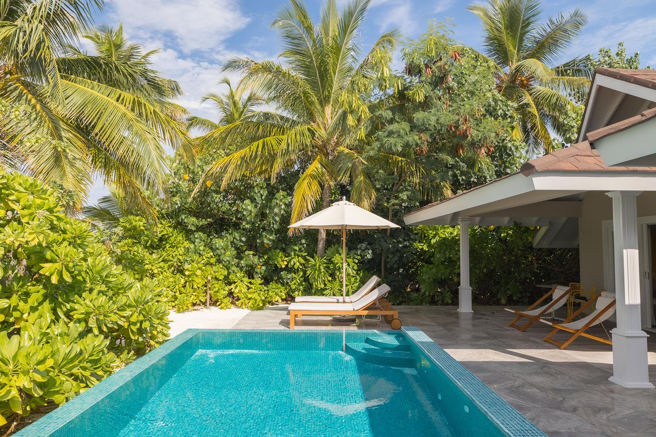Lagoon Beach Villa with Pool 