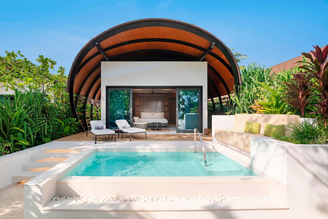 Family Deluxe Beach Villa Pool
