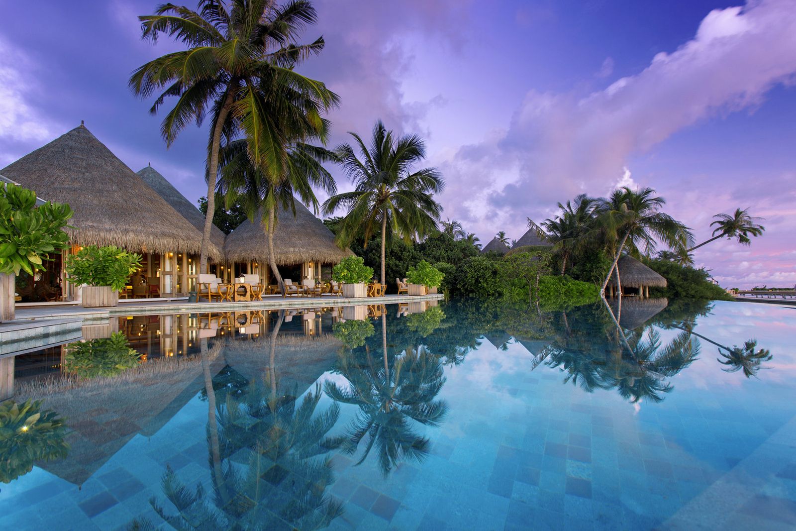 Compass Pool Bar