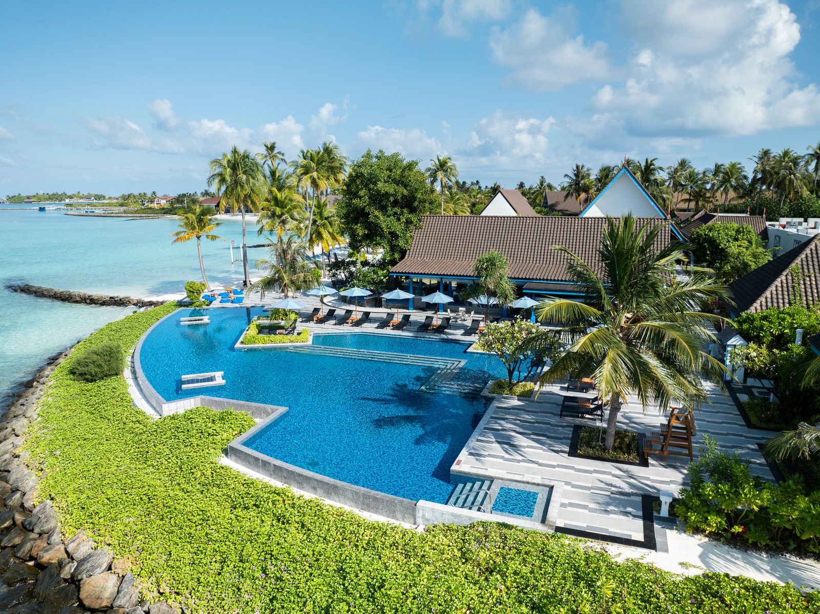 Pool Bar