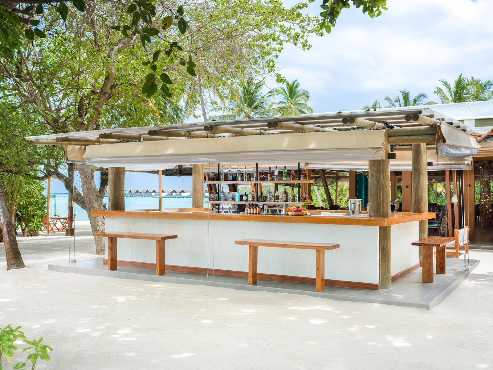 Raha Bar and Cafe